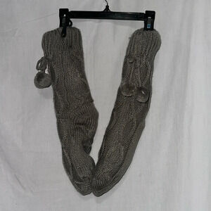 NWT women's gray Muk Luks socks size small/medium 5-7.5